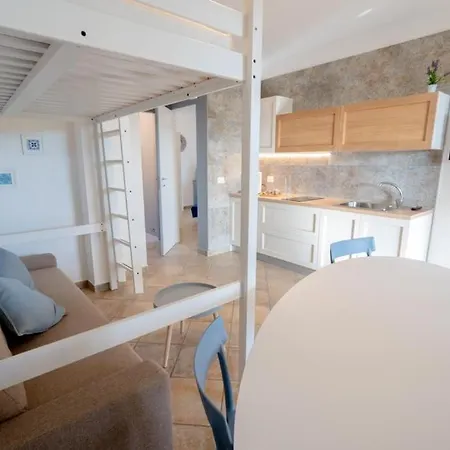 Iushi House * Vasto