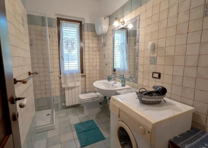 Iushi House شقة *